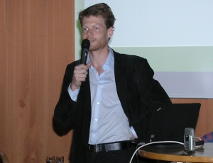 Christian Felber bei einem Vortrag in Neuhofen an der Krems
